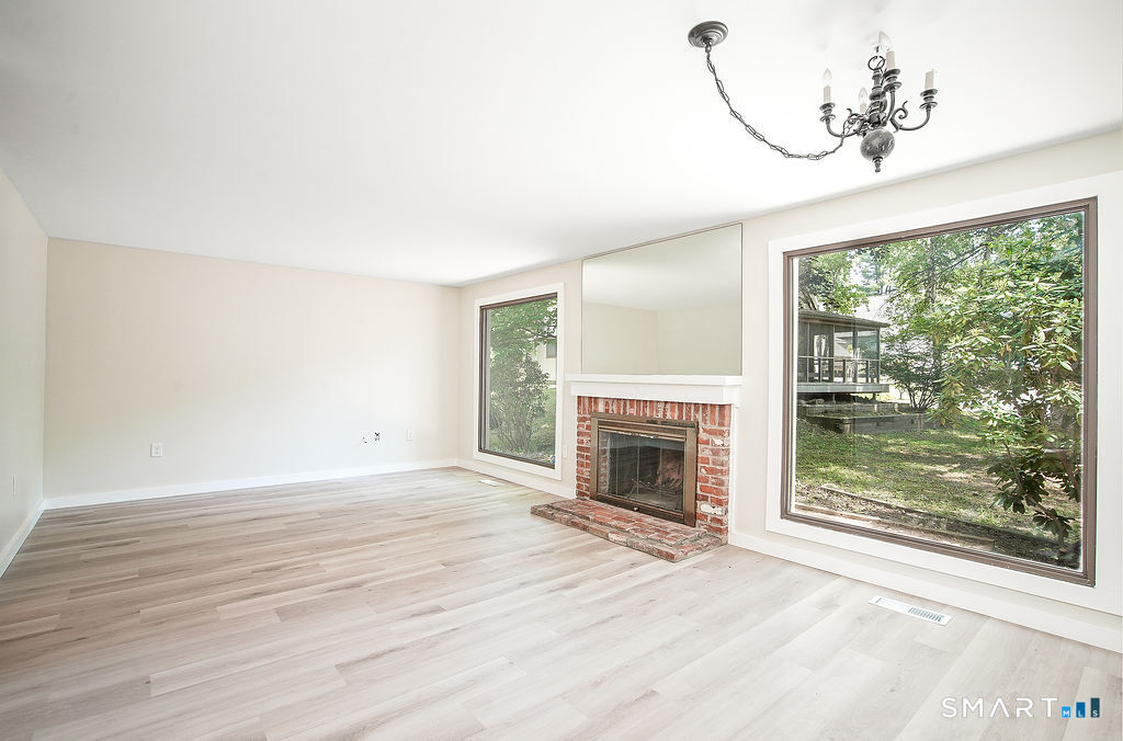 8 Laurel Lane Avon CT 06001