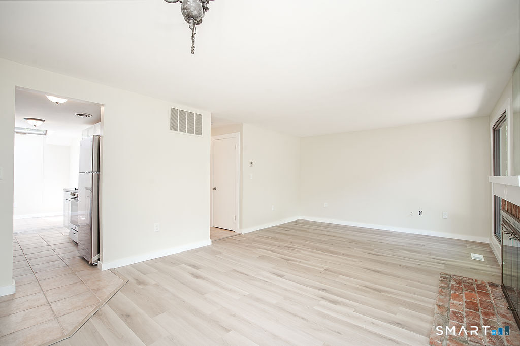 8 Laurel Lane Avon CT 06001