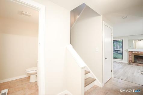 8 Laurel Lane Avon CT 06001