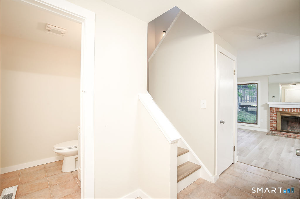 8 Laurel Lane Avon CT 06001