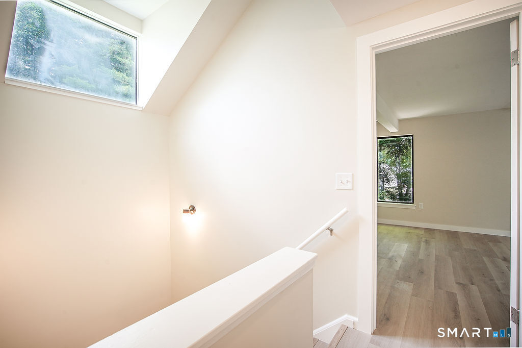 8 Laurel Lane Avon CT 06001