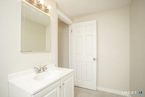 8 Laurel Lane Avon CT 06001