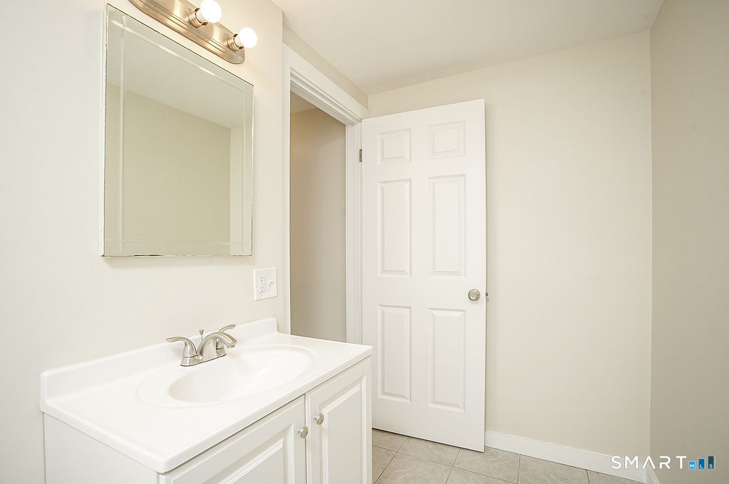 8 Laurel Lane Avon CT 06001