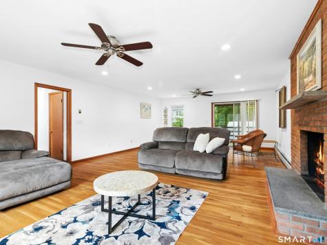 1646 Boston Post Road Darien CT 06820