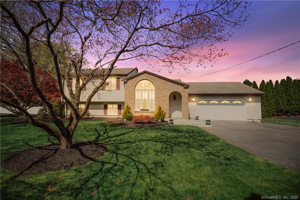 21 Turner Drive North Haven CT 06473