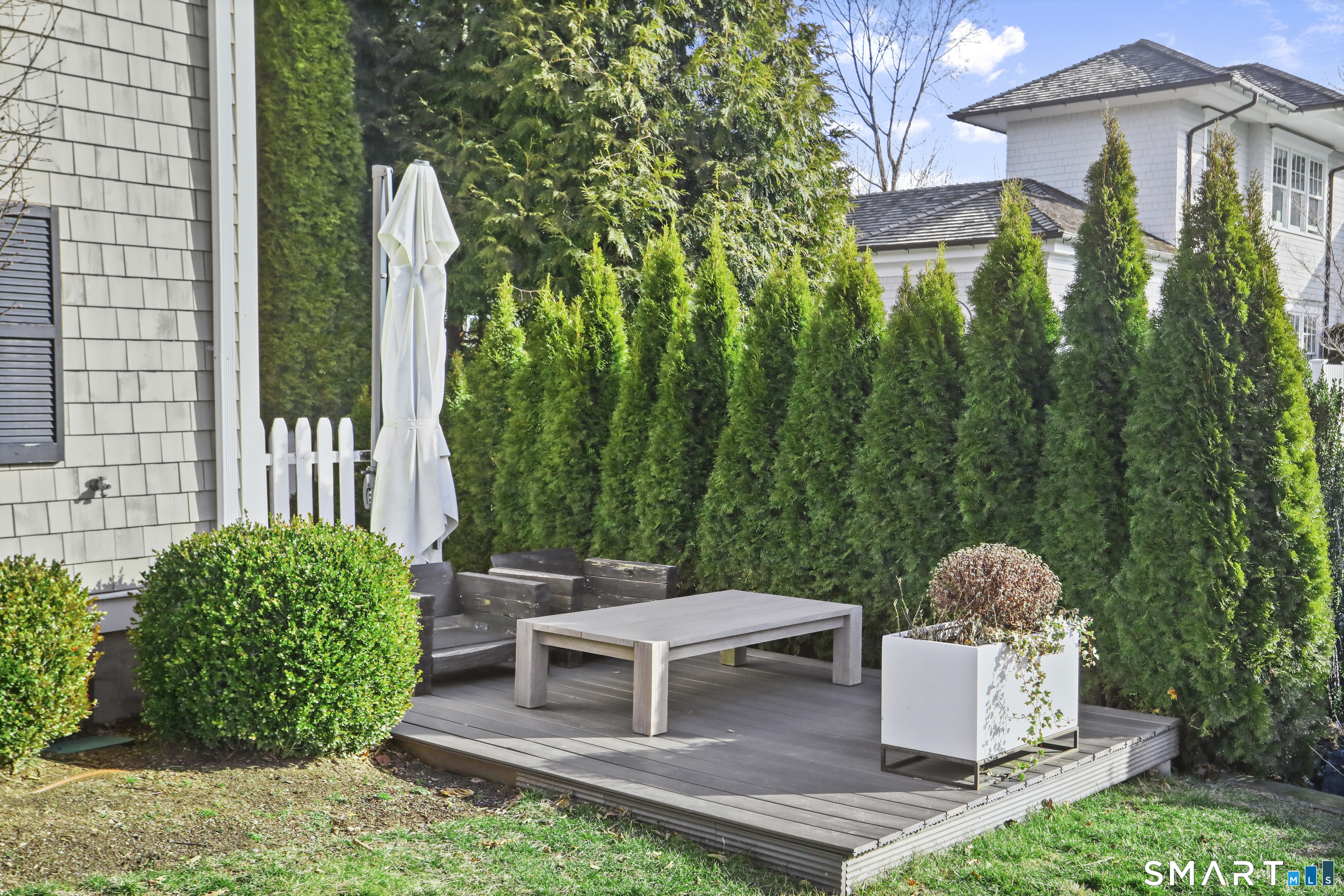 6 Meadowbank Road Greenwich CT 06870