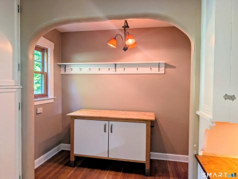 127 Roger Road New Haven CT 06515