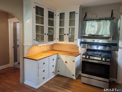 127 Roger Road New Haven CT 06515