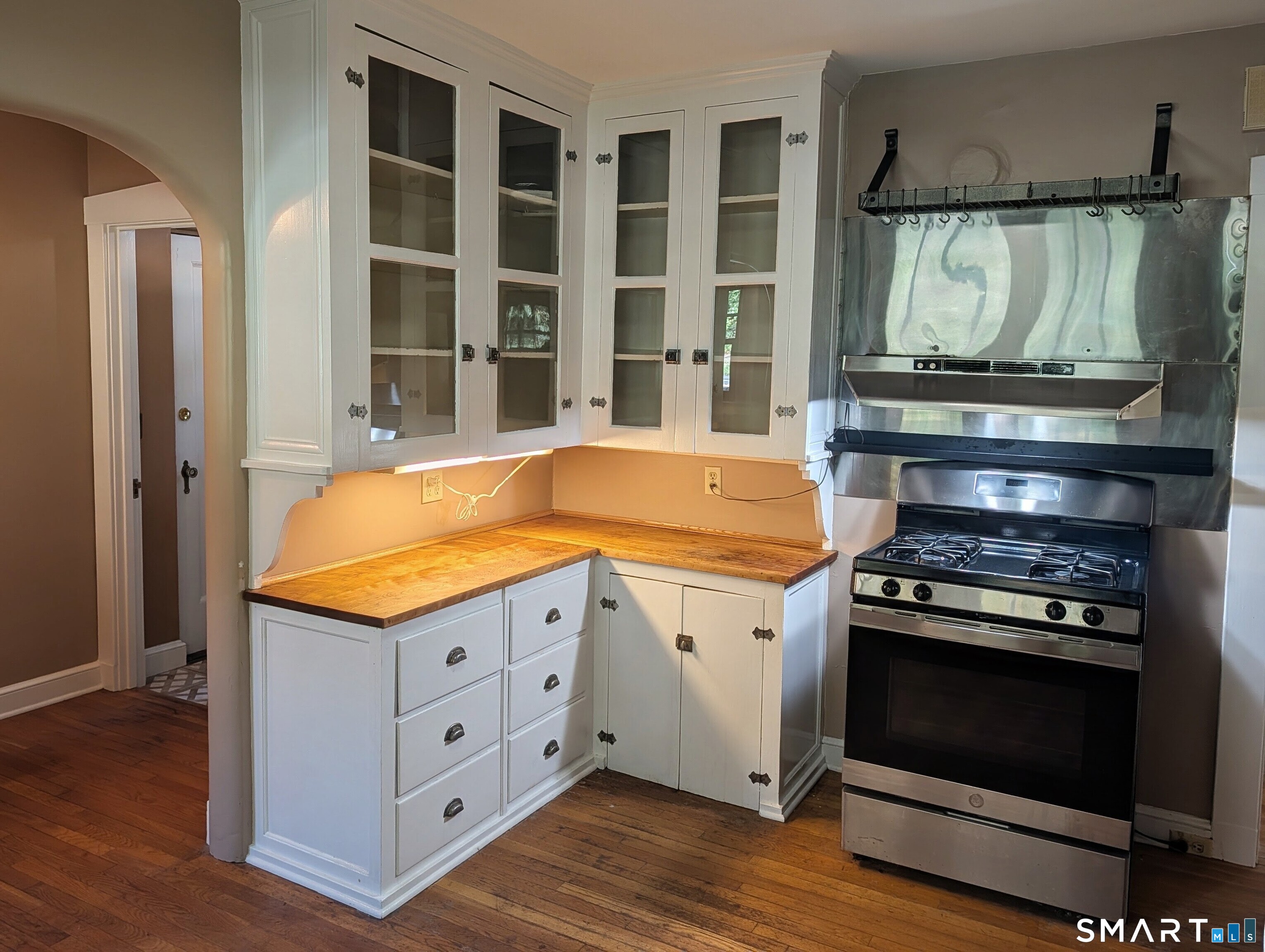 127 Roger Road New Haven CT 06515