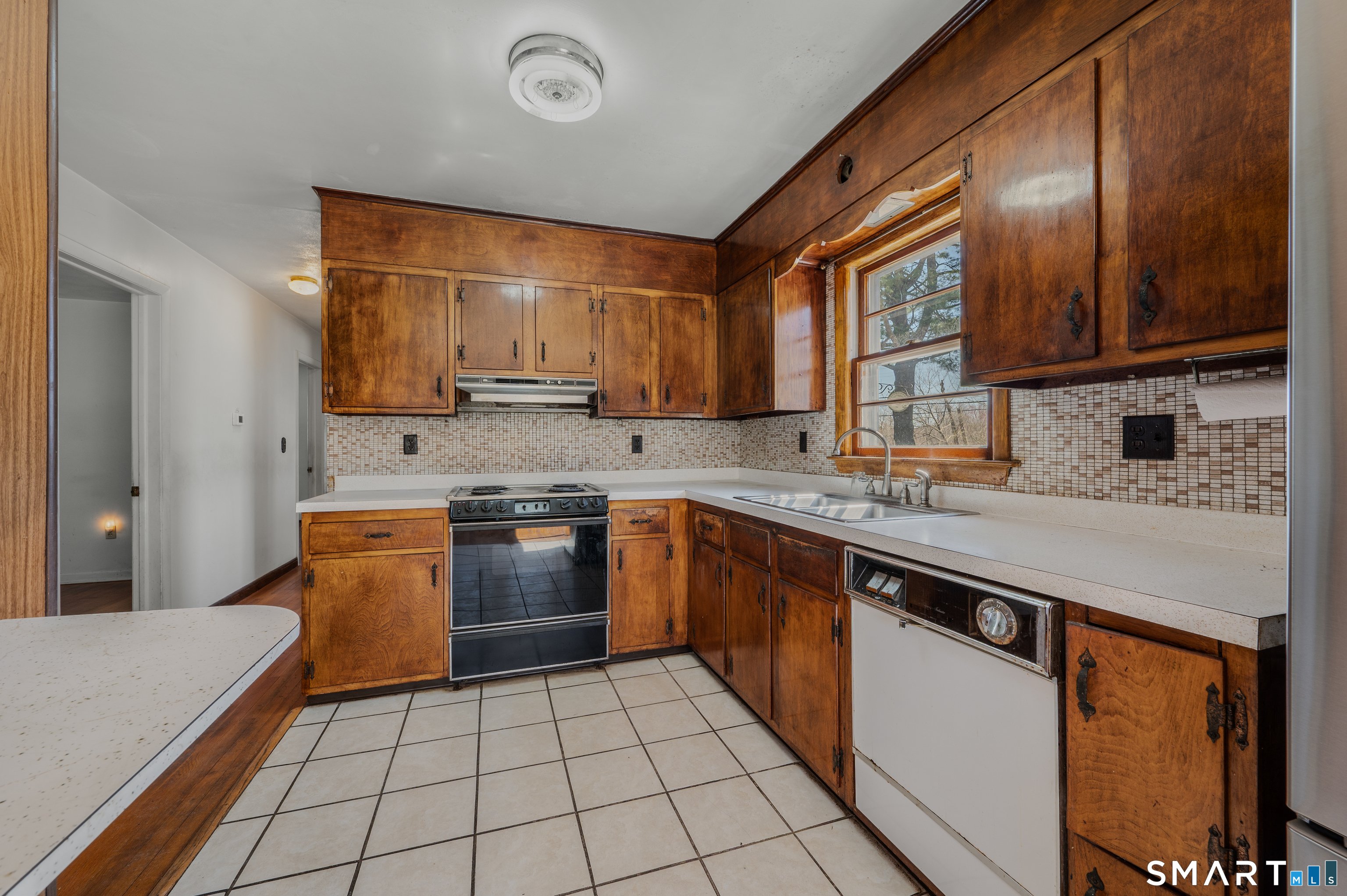 8 Holly Hill Drive Montville CT 06382