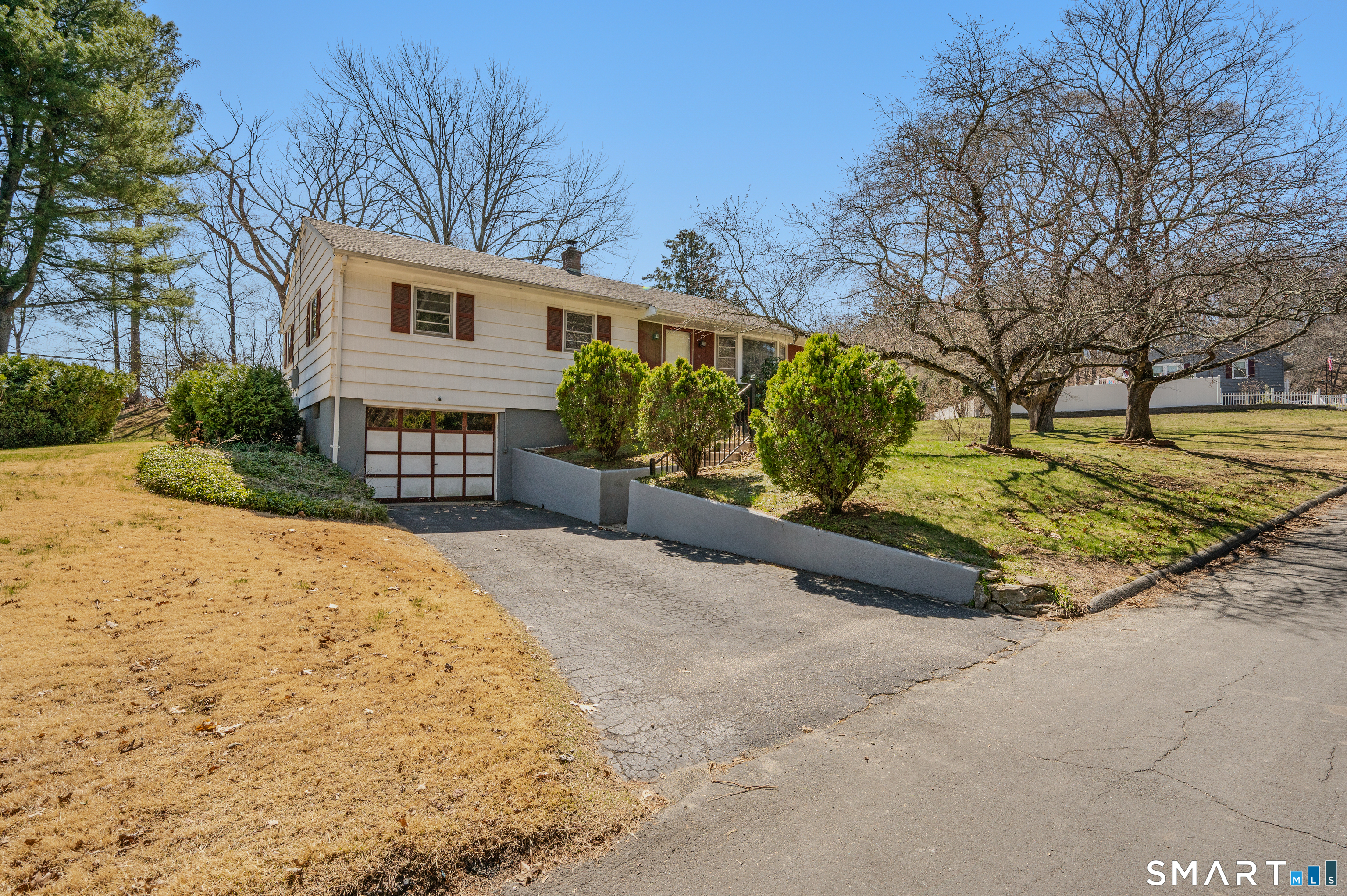 8 Holly Hill Drive Montville CT 06382