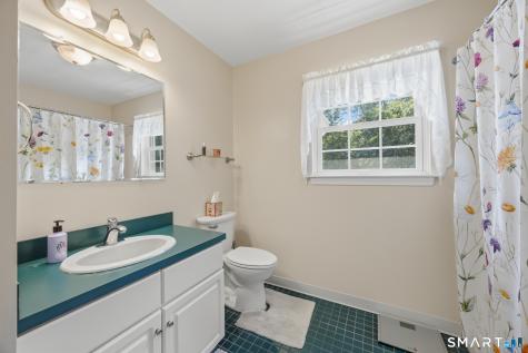 82 Nicole Drive Naugatuck CT 06770