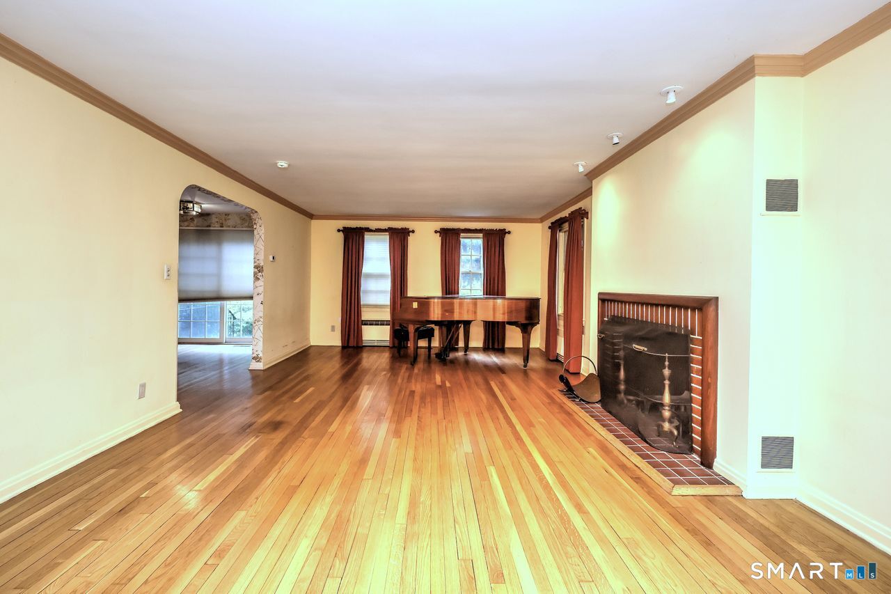 814 Grassy Hill Road Orange CT 06477