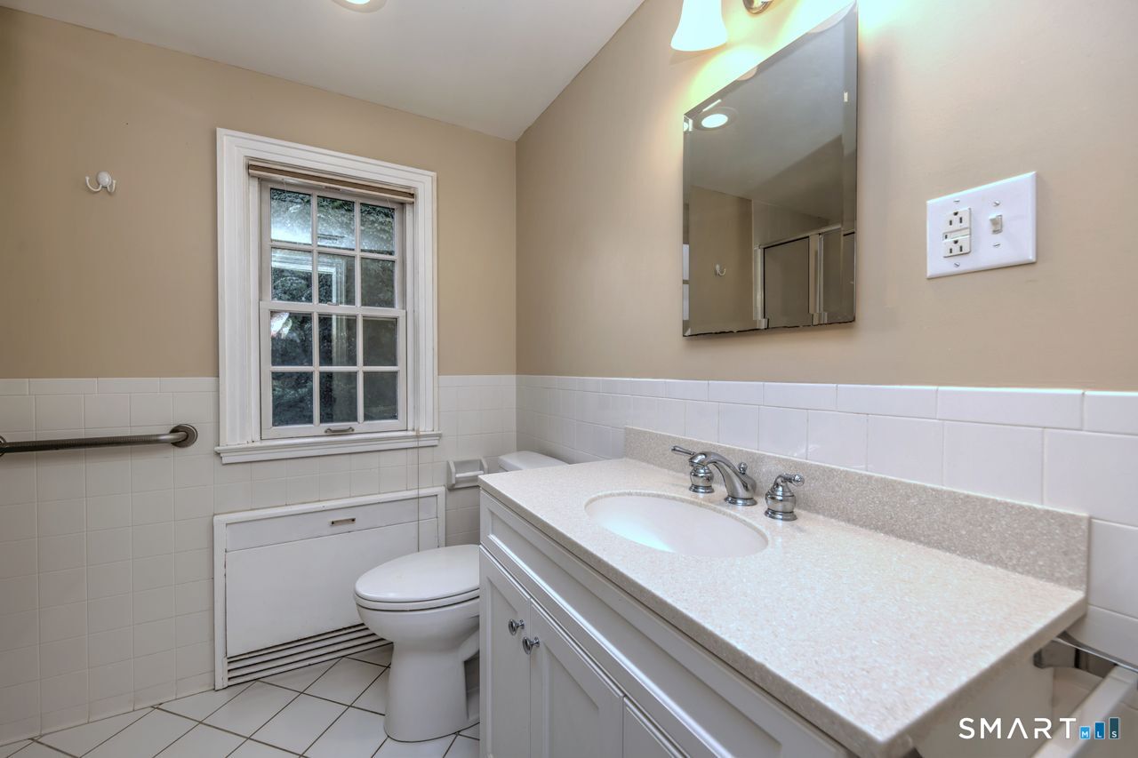 814 Grassy Hill Road Orange CT 06477