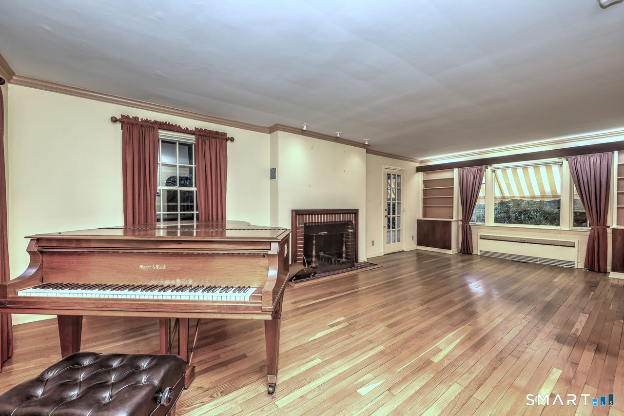 814 Grassy Hill Road Orange CT 06477