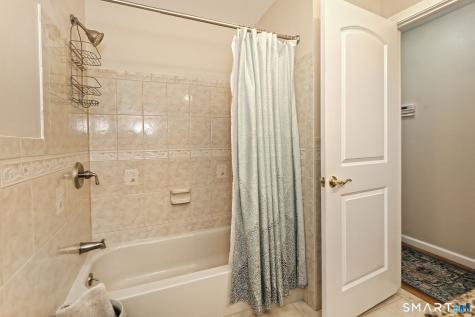 30 Lakeview Drive Milford CT 06460