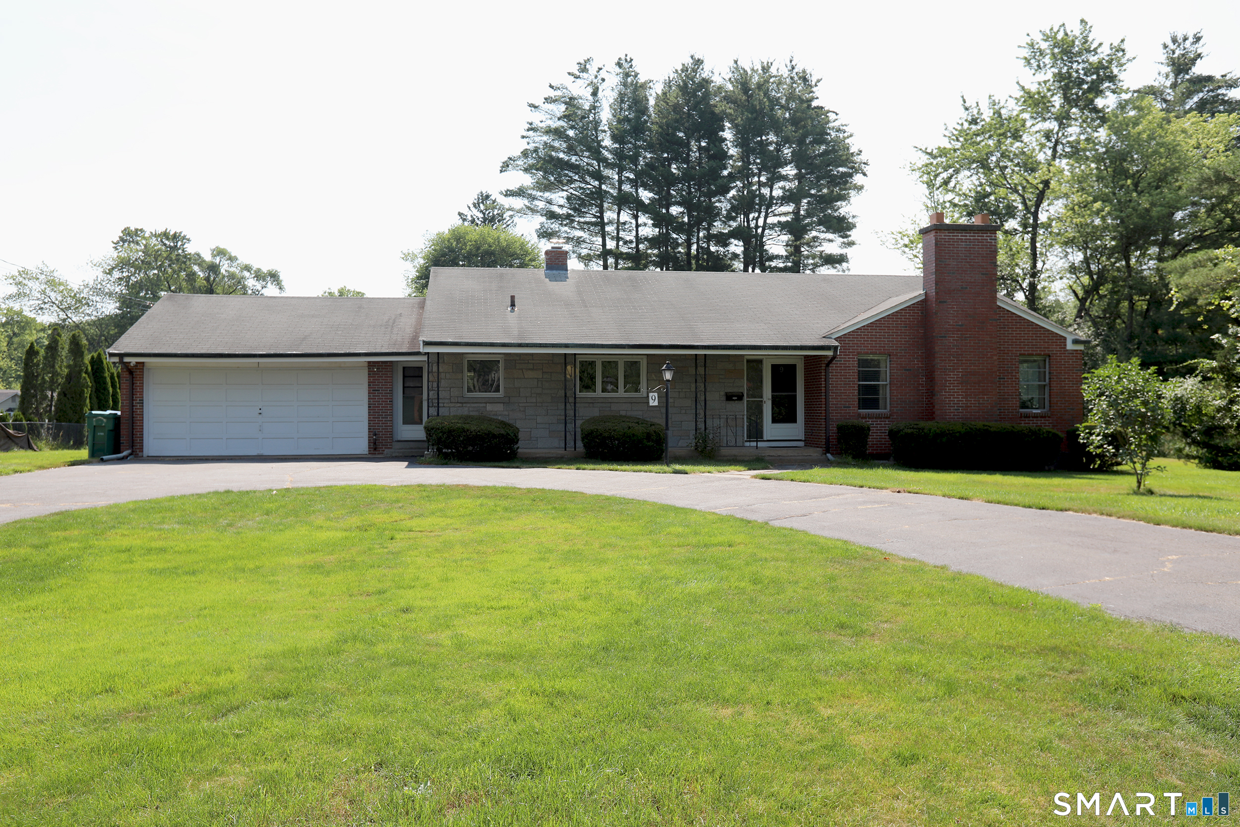 9 Westbrook Road Bloomfield CT 06002