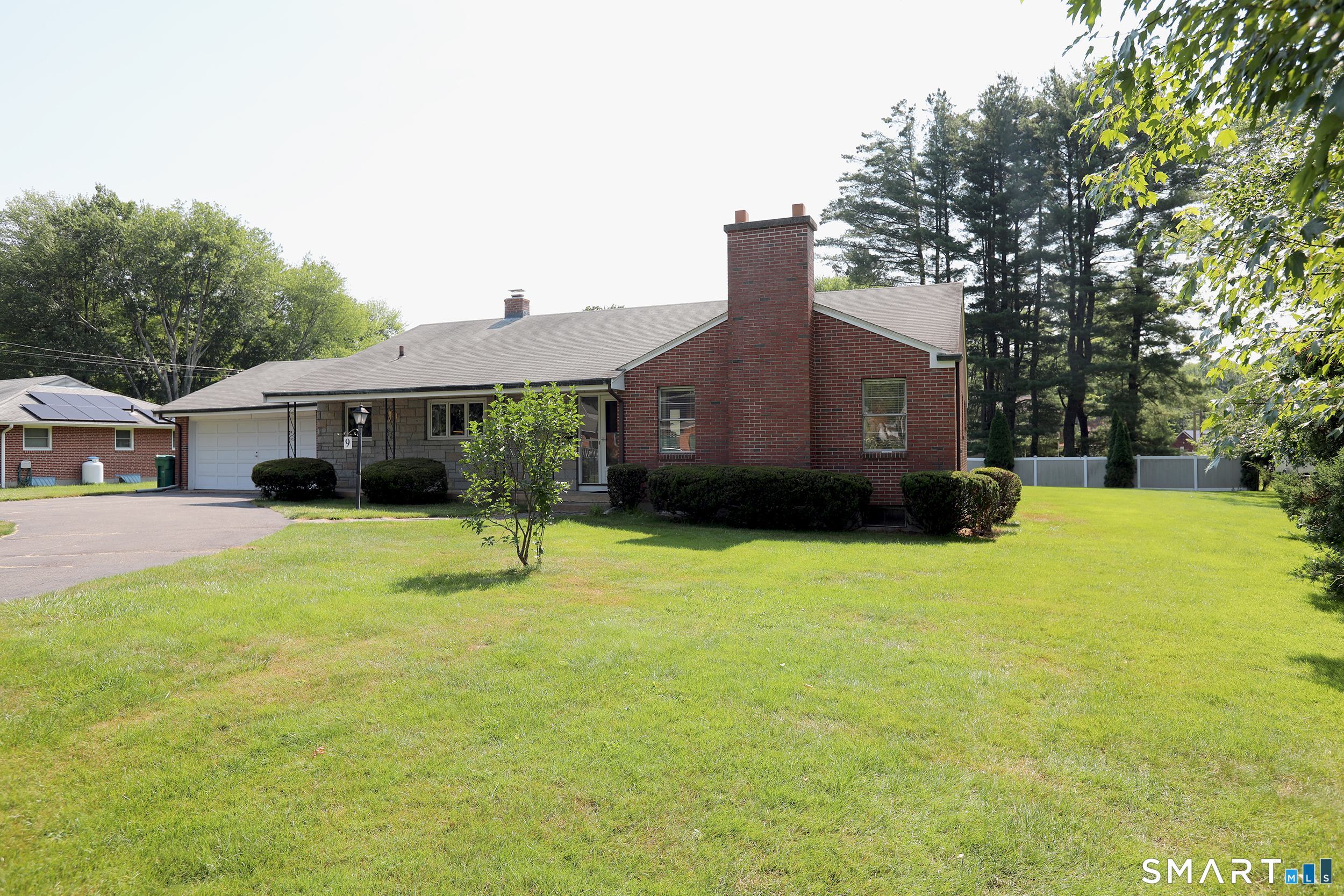 9 Westbrook Road Bloomfield CT 06002