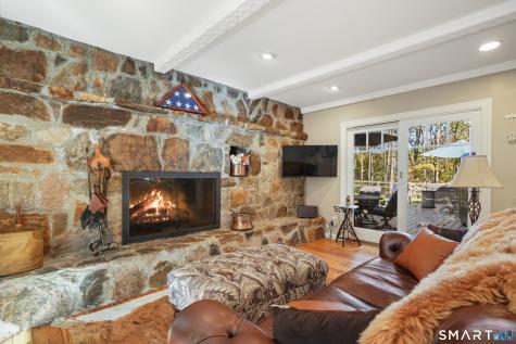 82 Simpaug Turnpike Redding CT 06896