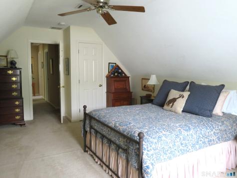 88 Dundee Drive Cheshire CT 06410