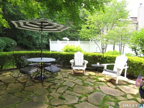 88 Dundee Drive Cheshire CT 06410
