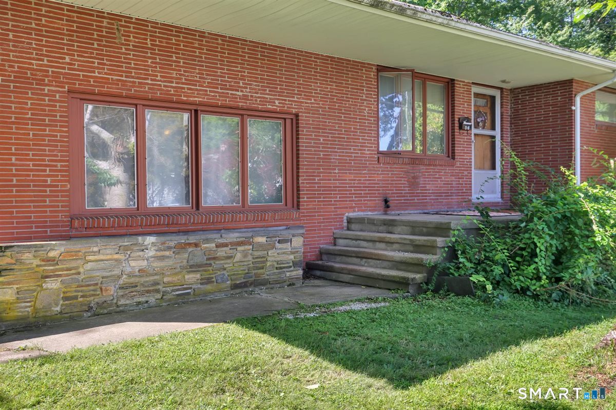 47 May Street Bristol CT 06010