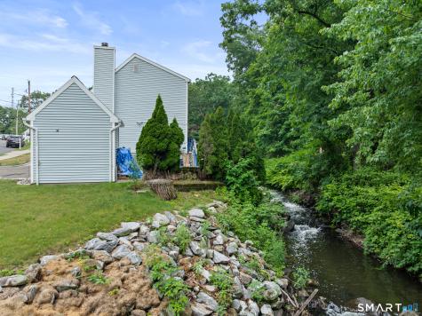 19 Lake Avenue West Haven CT 06516