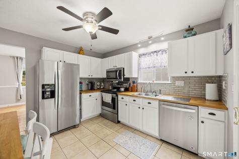 19 Lake Avenue West Haven CT 06516