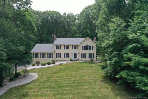 11 Indian Pipe Trail Avon CT 06001