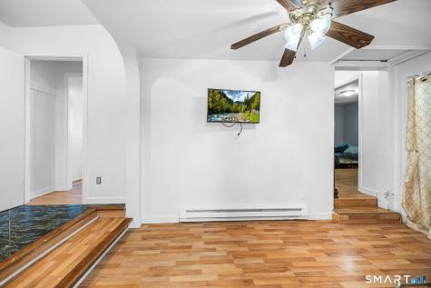 20 Pine Street Waterford CT 06385