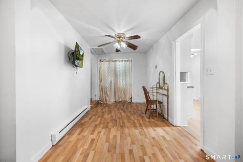20 Pine Street Waterford CT 06385
