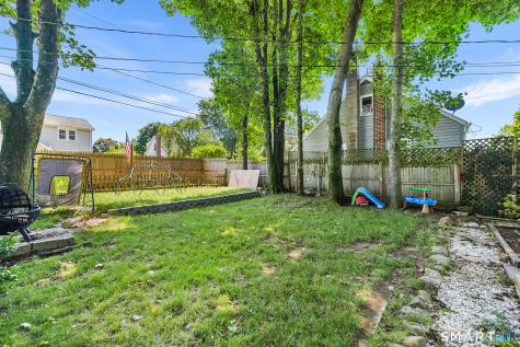 20 Pine Street Waterford CT 06385