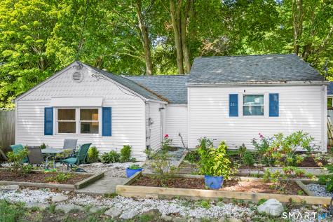 20 Pine Street Waterford CT 06385