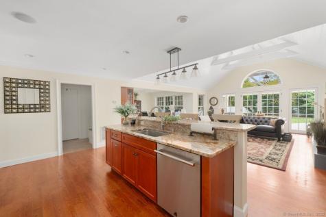 53 Westwood Drive Groton CT 06340