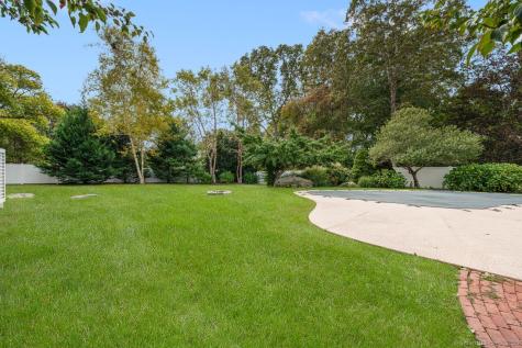 53 Westwood Drive Groton CT 06340