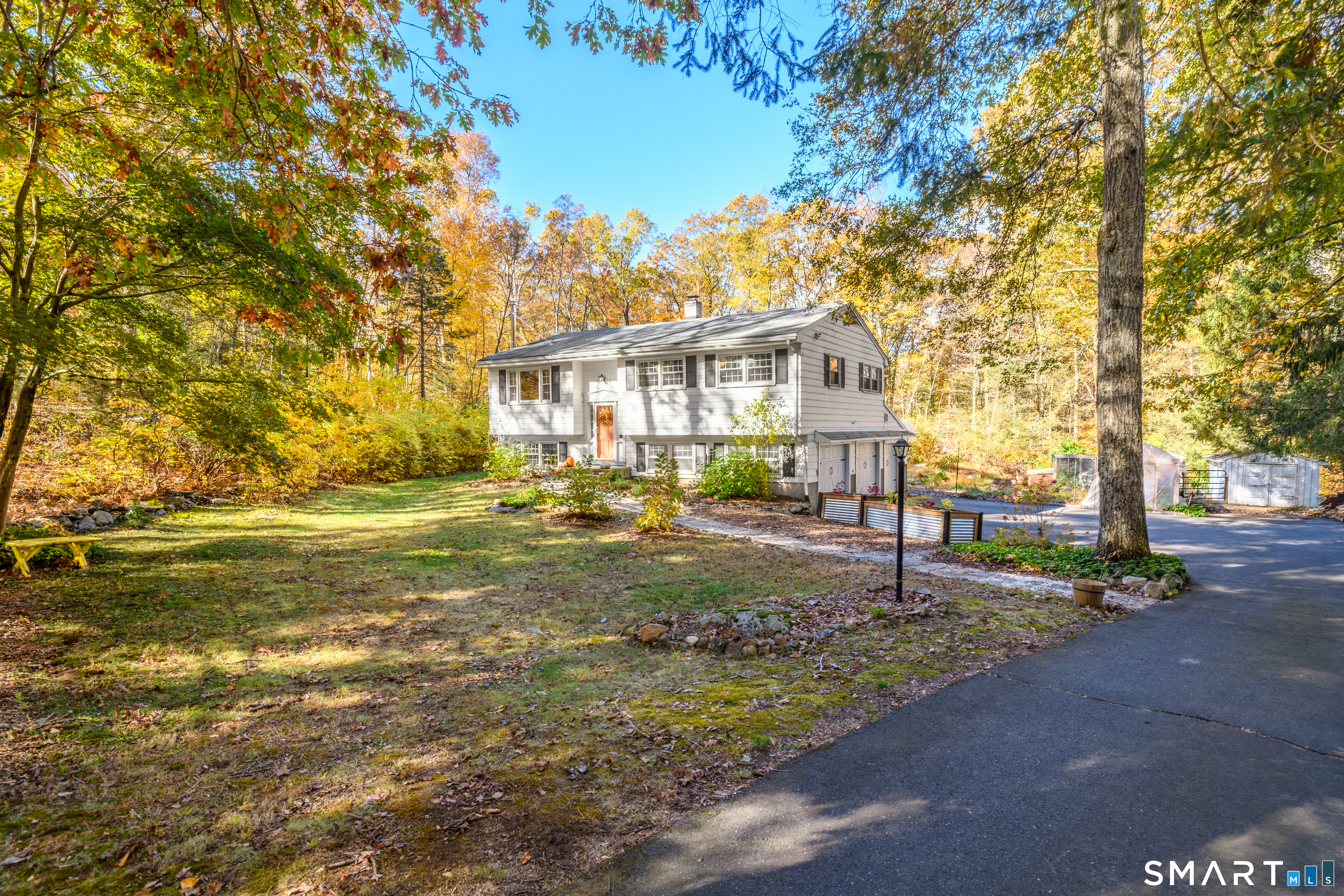 16 Marion Road Bethany CT 06524