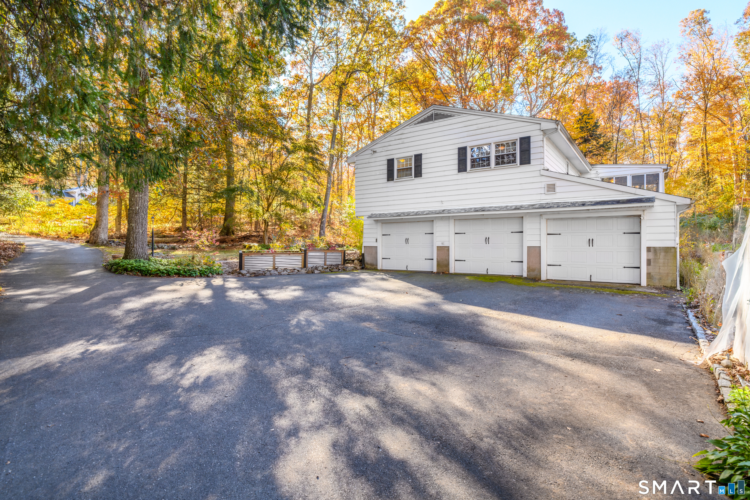 16 Marion Road Bethany CT 06524