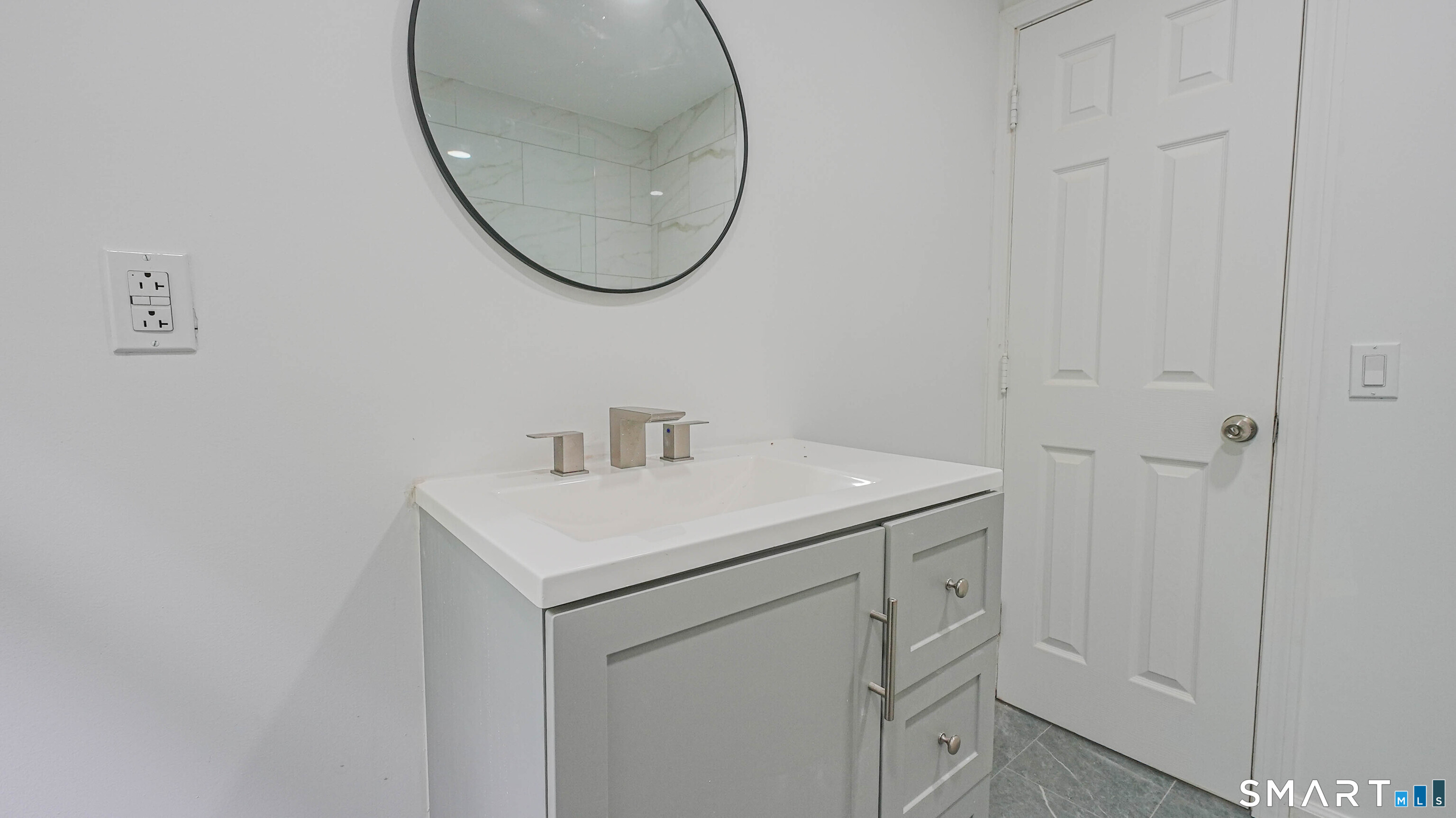 24 Sunfield Circle Waterbury CT 06708