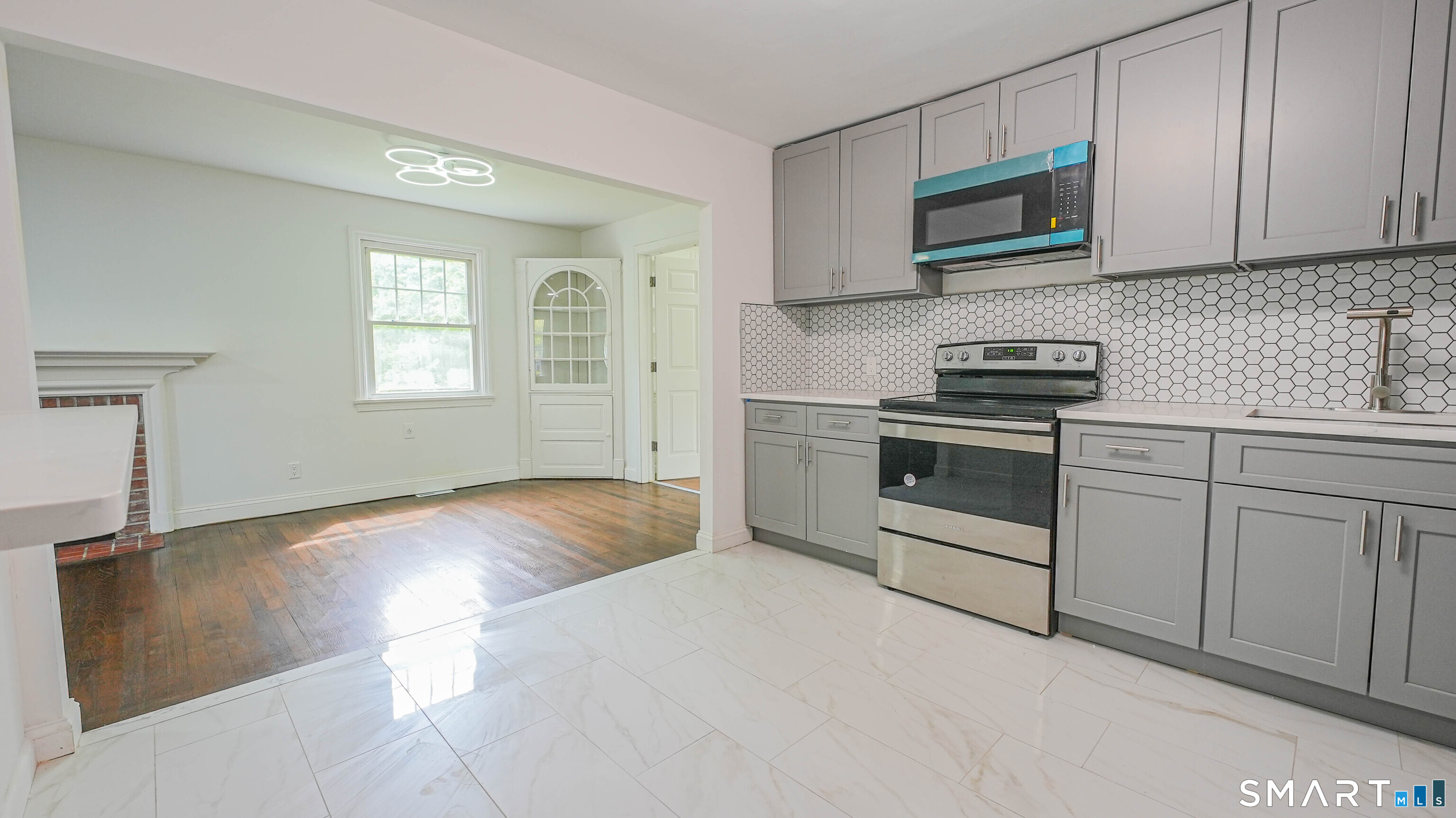 24 Sunfield Circle Waterbury CT 06708