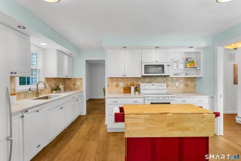 86 Davis Drive Guilford CT 06437