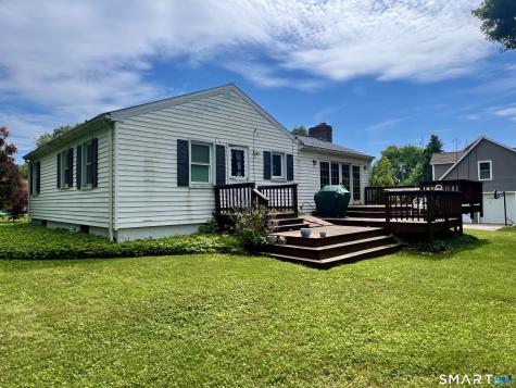 10 Barone Road East Lyme CT 06357