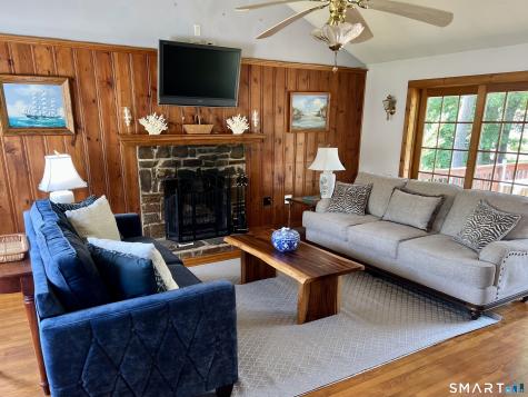 10 Barone Road East Lyme CT 06357