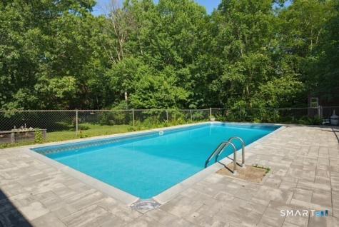 16 Crestview Terrace Wallingford CT 06492