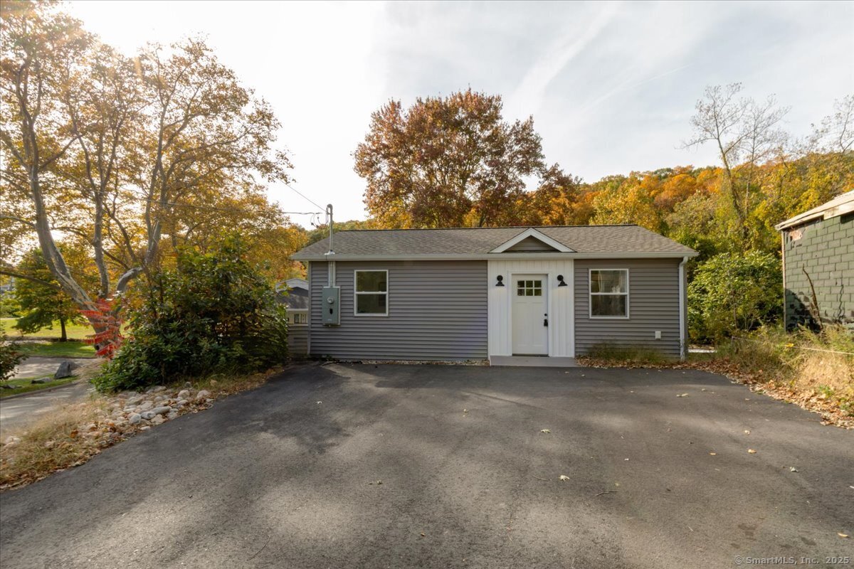 11 Winter Avenue Deep River CT 06417