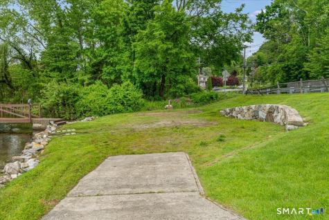 4 Candlewood Birches Brookfield CT 06804