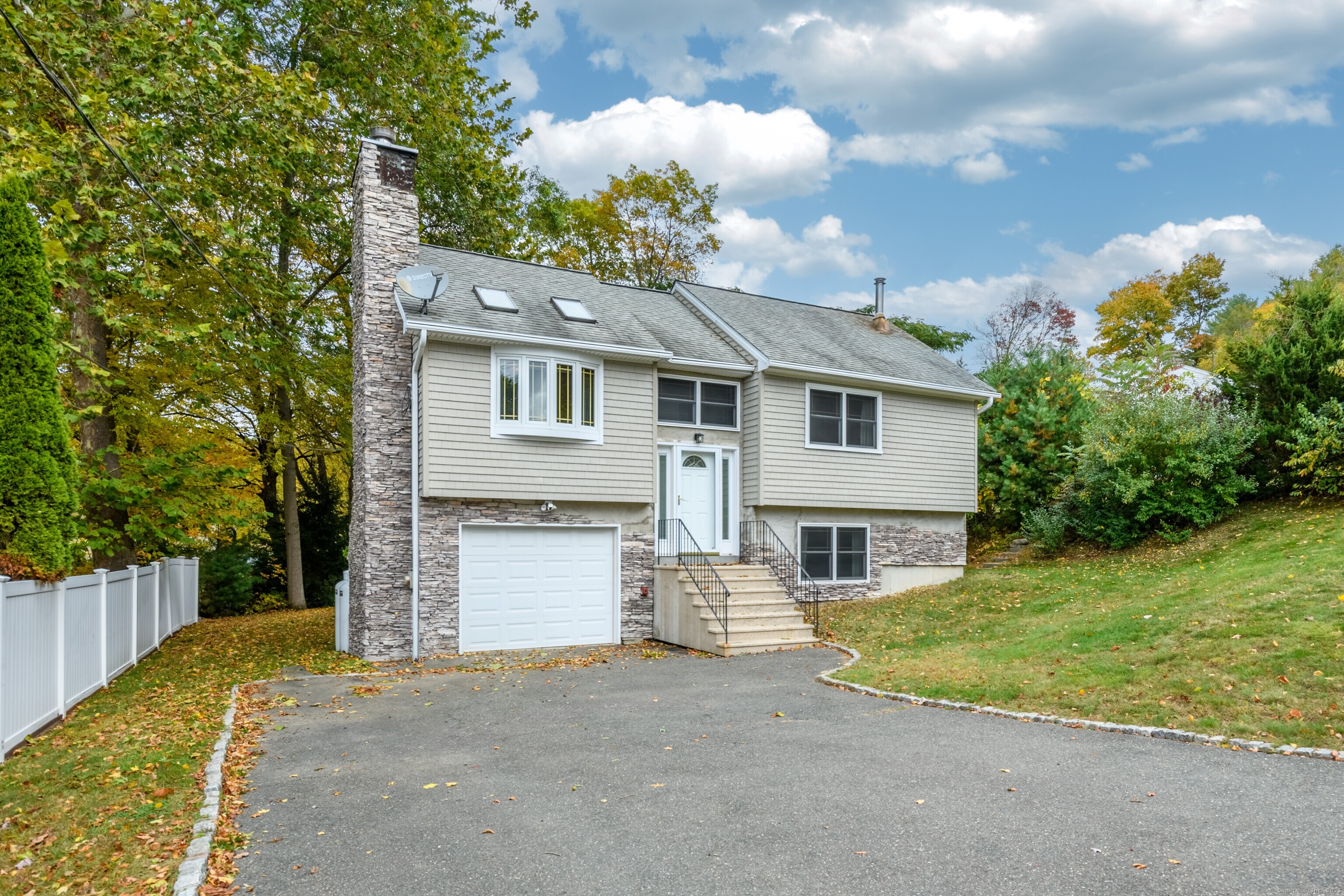 25 Noe Place Beacon Falls CT 06403