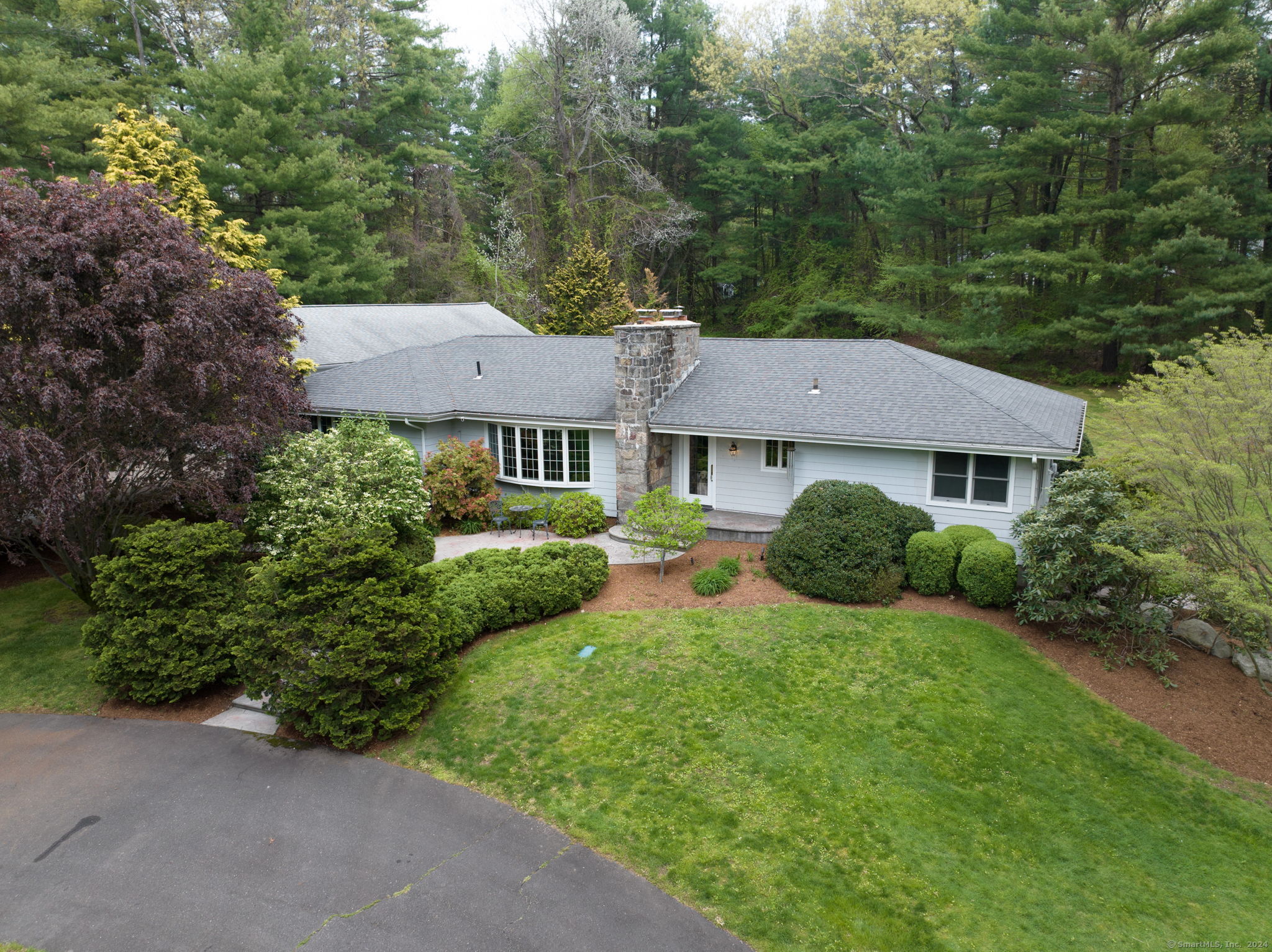 598 Oakwood Drive Glastonbury CT 06033
