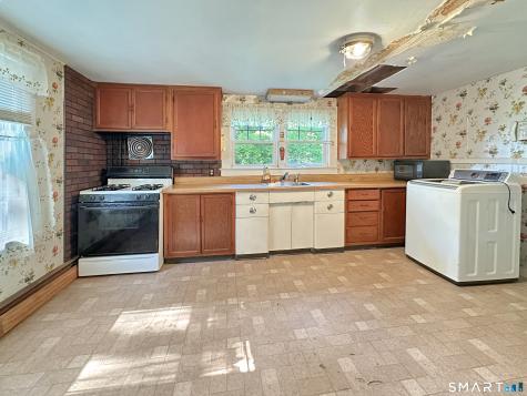 81 Gallup Lane Waterford CT 06385