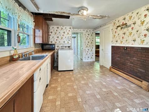 81 Gallup Lane Waterford CT 06385