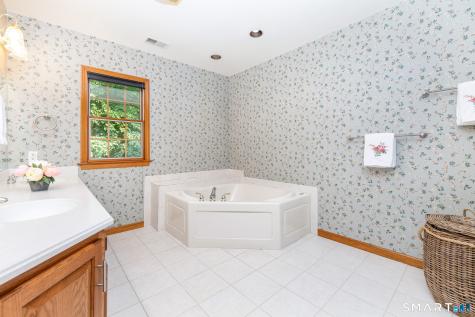 62 Black Walnut Lane Burlington CT 06013